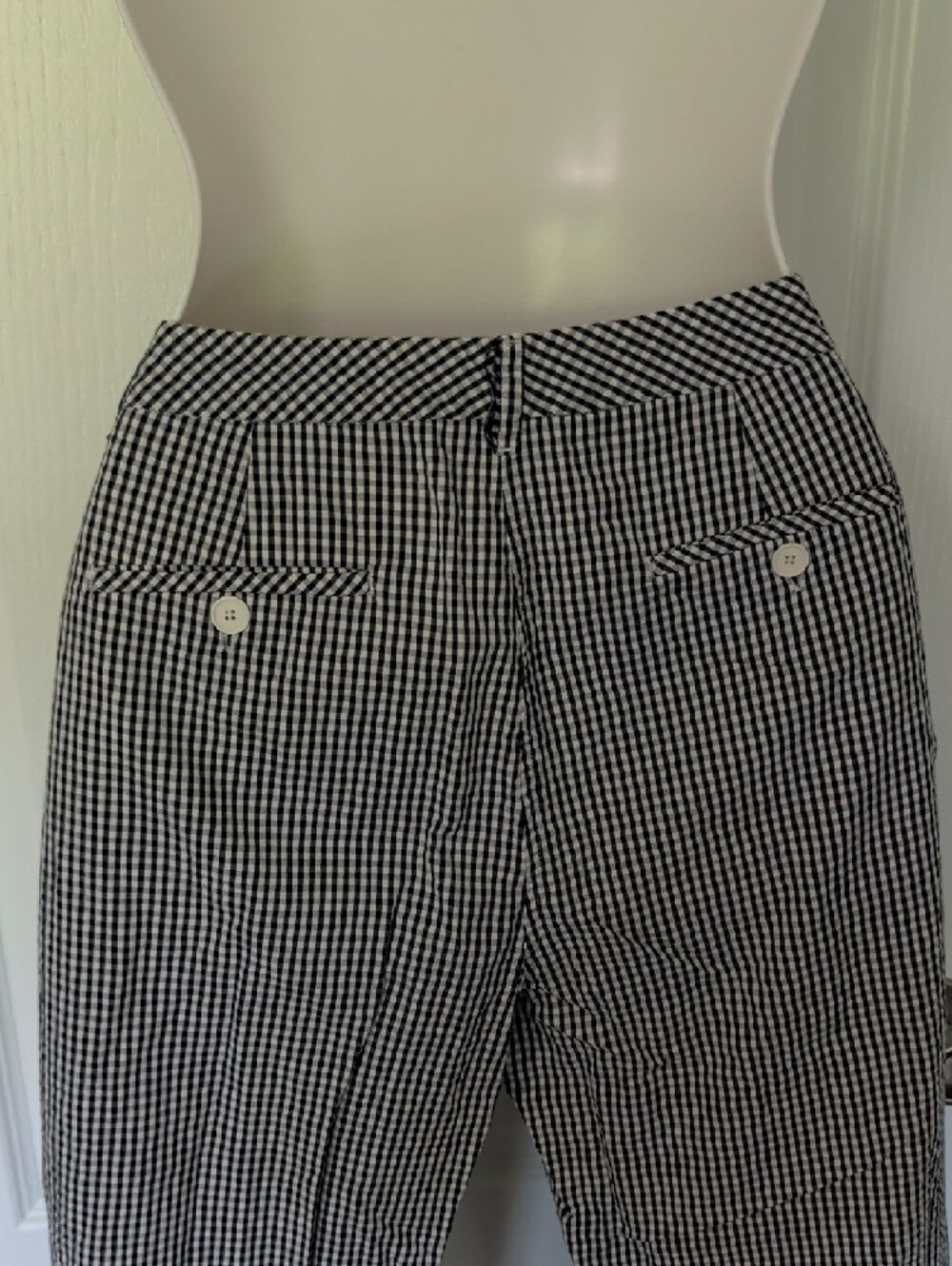 Ann Taylor Black and White Gingham Capris - Picture 5 of 10